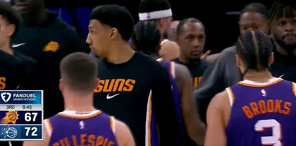 开云官网-杰伦-格林抢断单臂劈扣，太阳下半场开局轰出11-2打停魔术